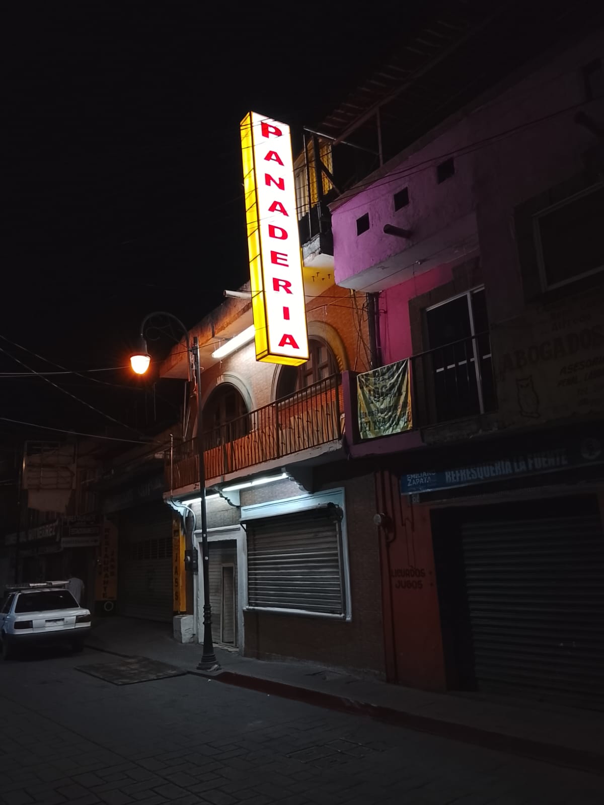 Caja de luz para fachada — 12