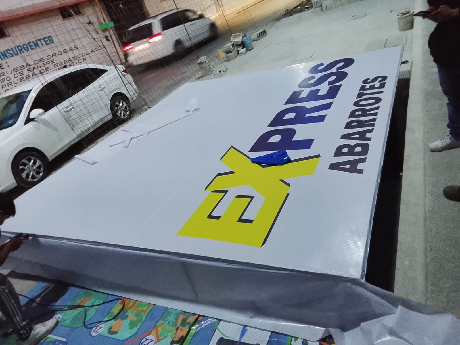 Caja de luz para fachada — 16