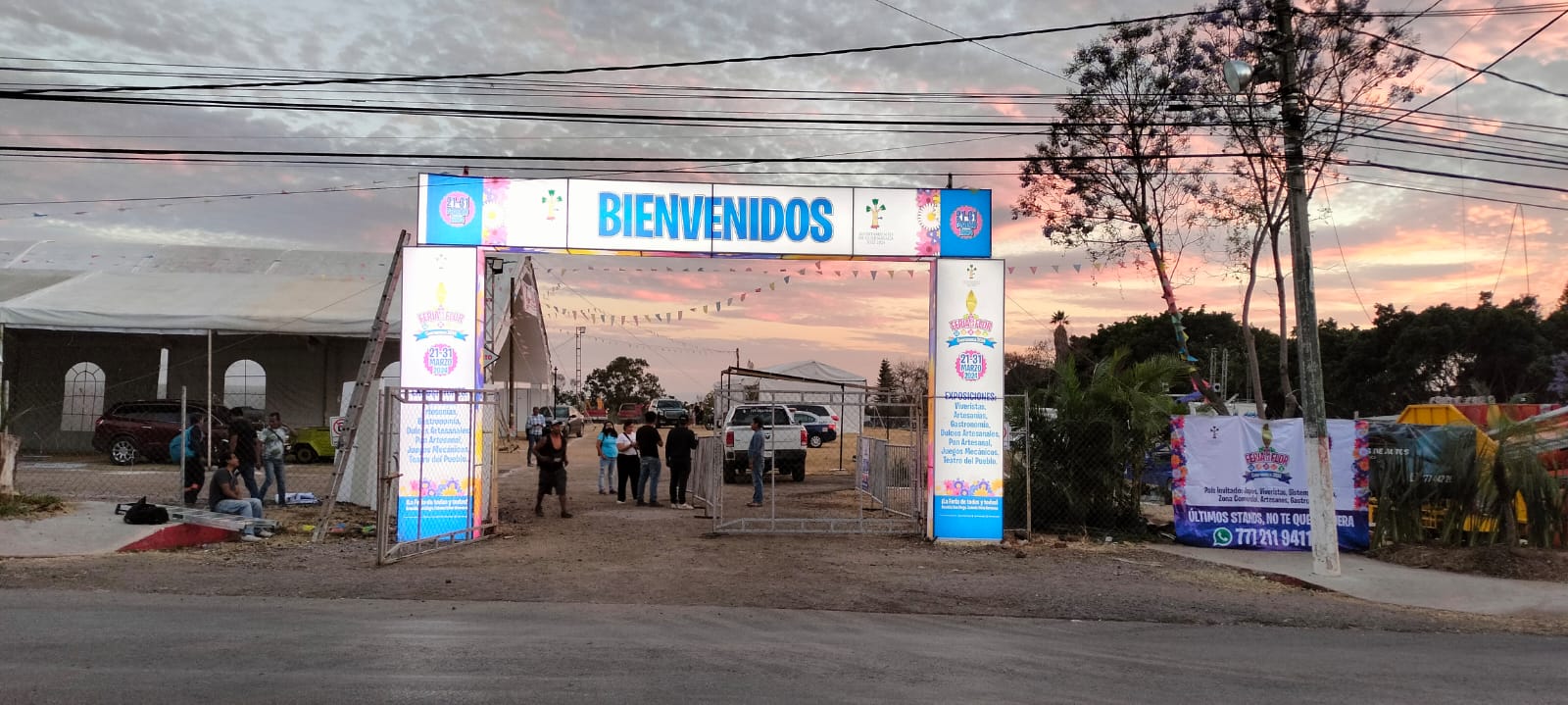Lona de bienvenida y evento — 16