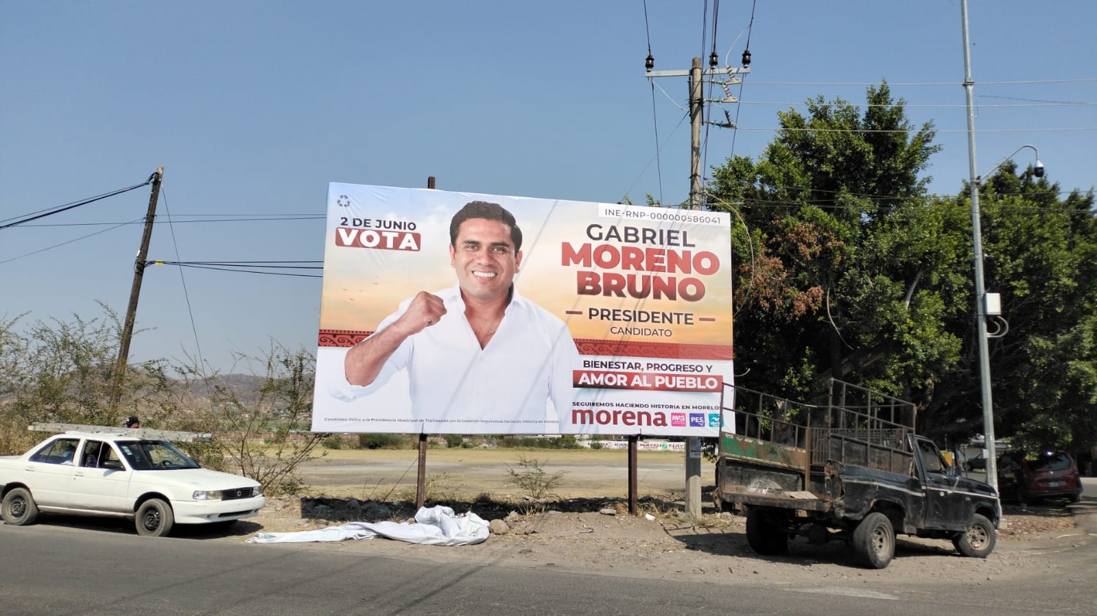 Espectacular y cartelera — 7