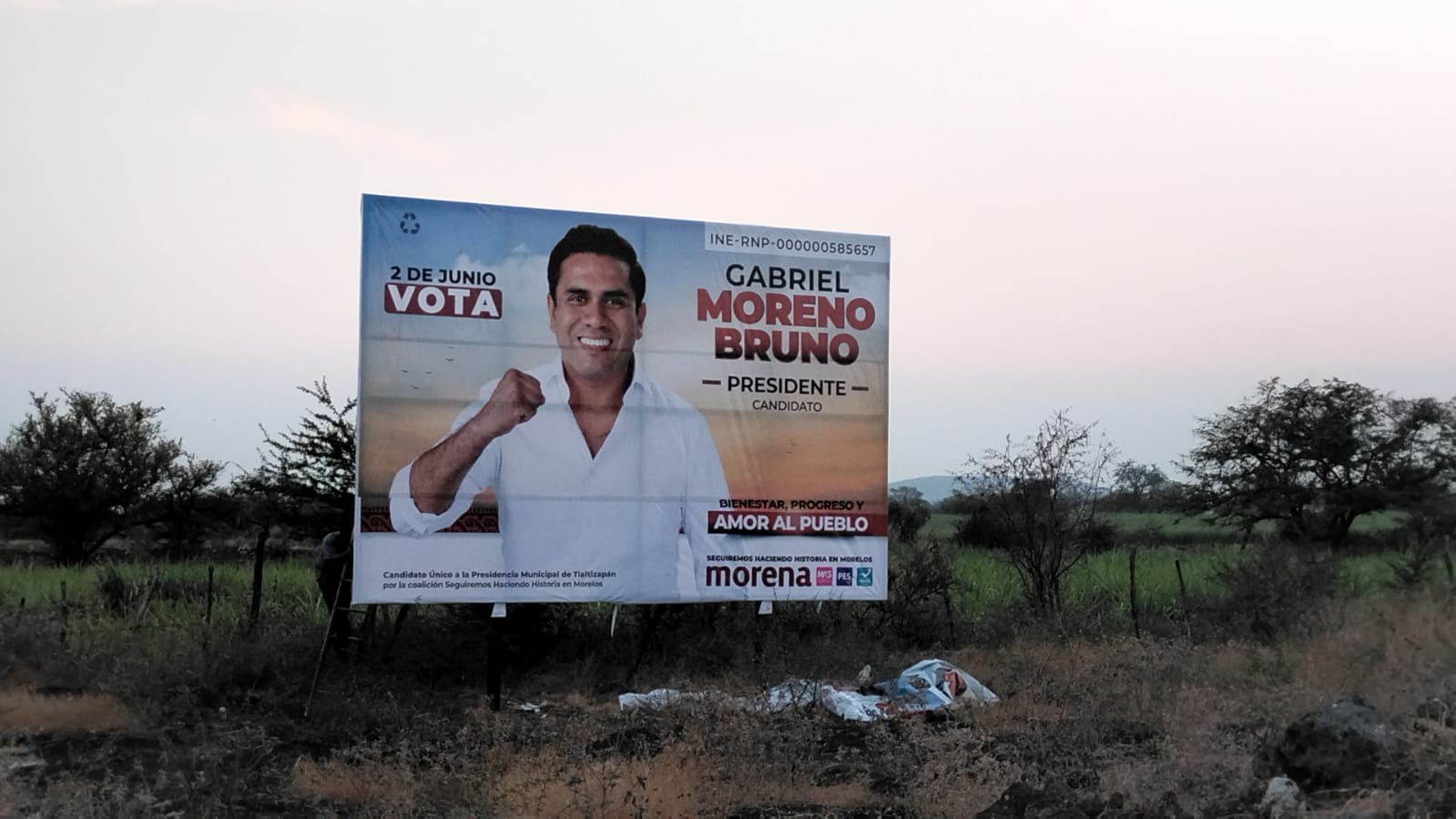 Espectacular y cartelera — 9