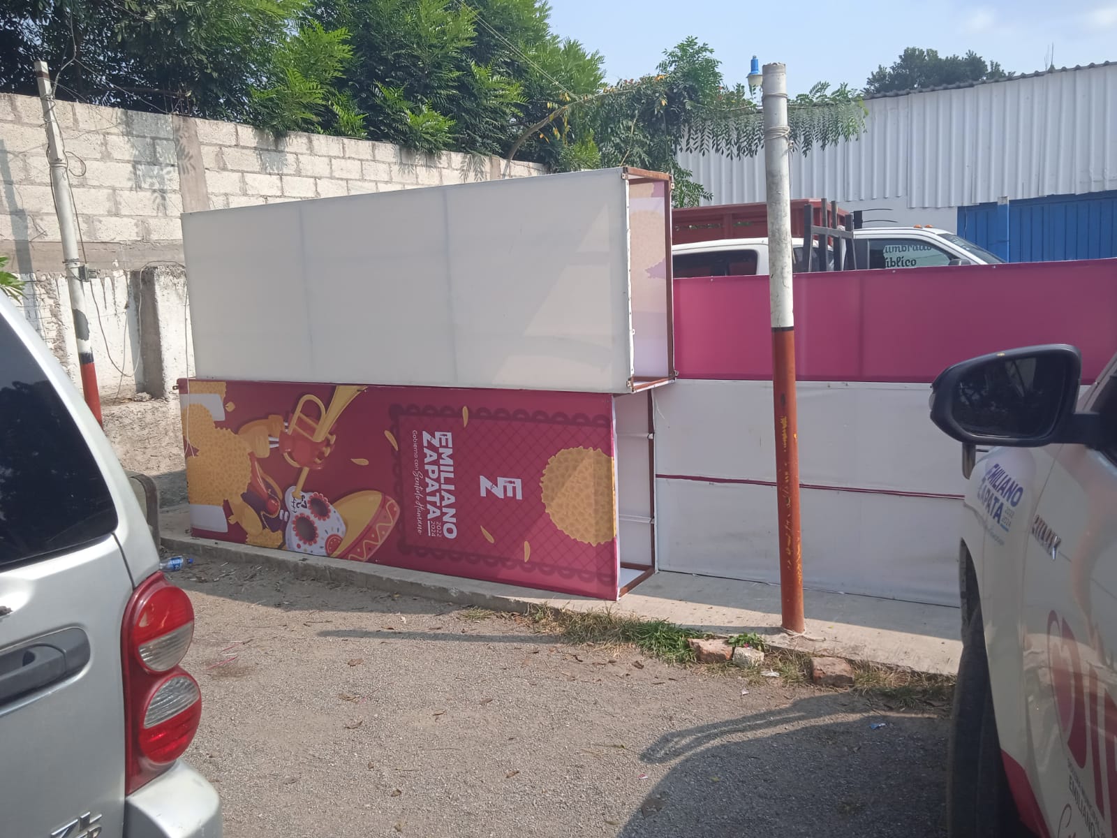 Lona para fachada y negocio — 1