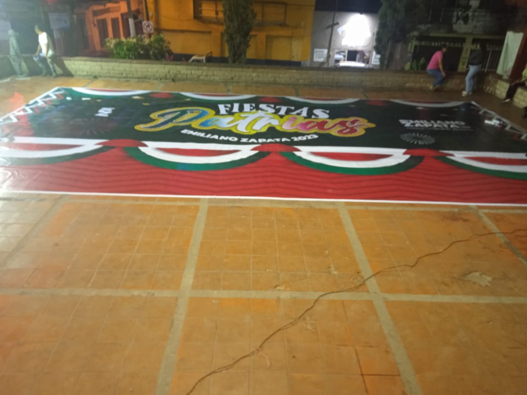 Banner y lona pequeña — 6
