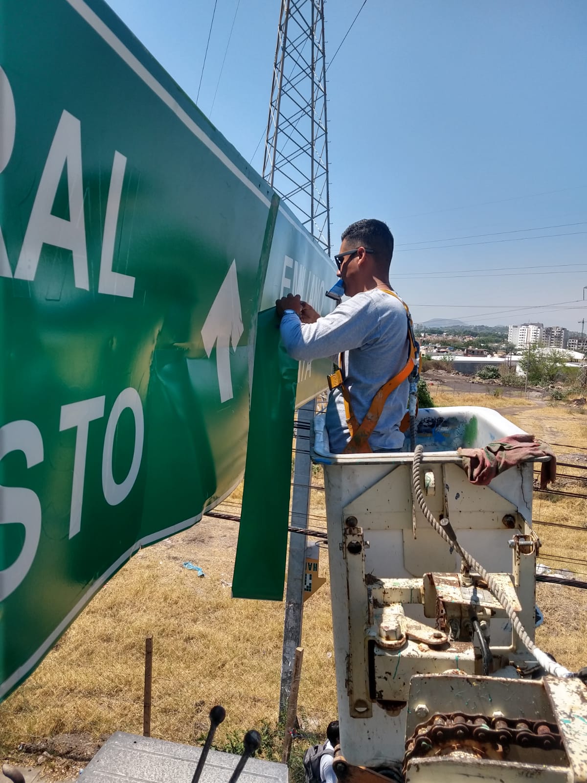 Colocación de lona y banner — 1