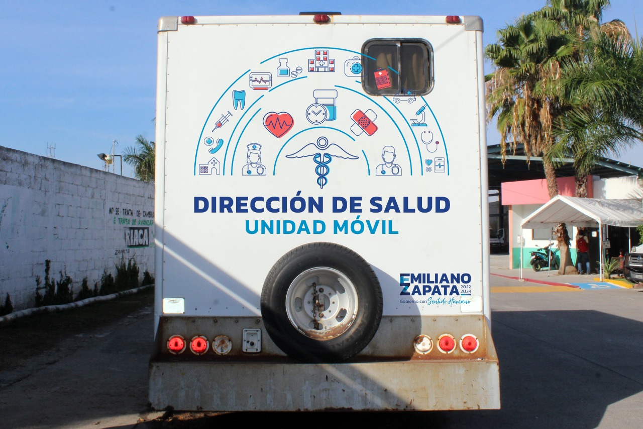 Camión y camioneta rotulada — 6