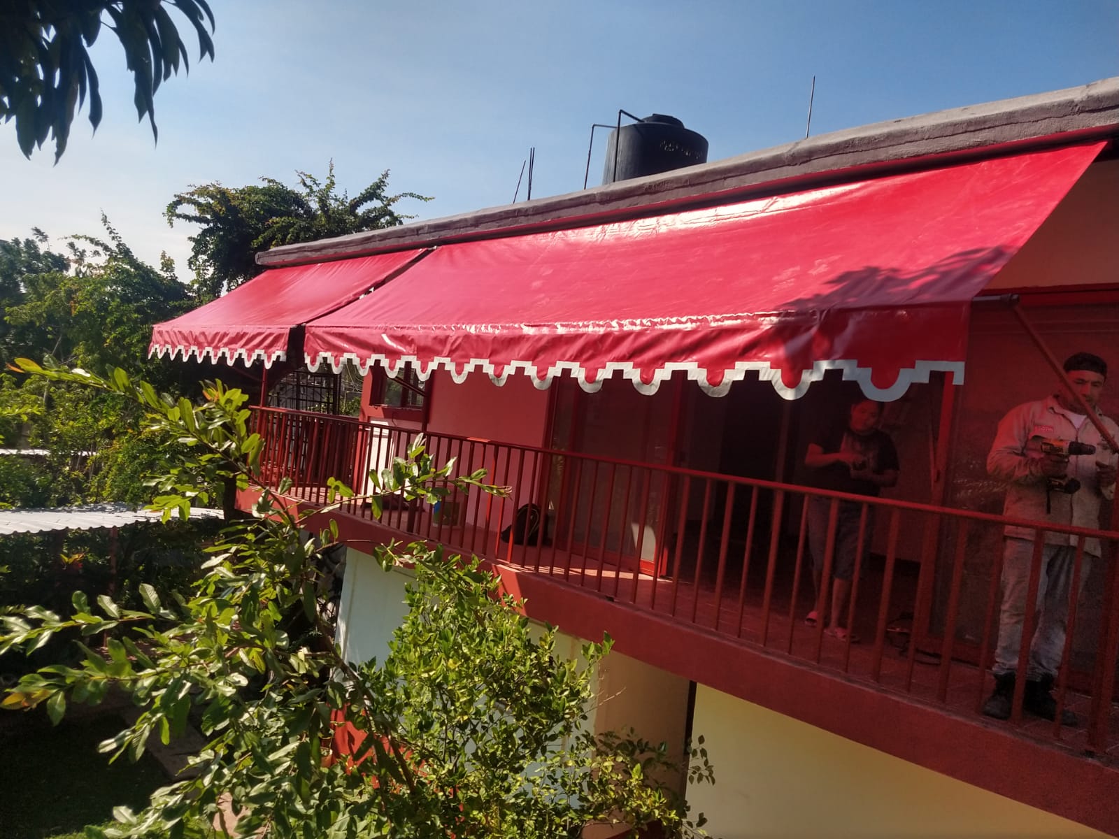 Toldo fijo para negocio — 7