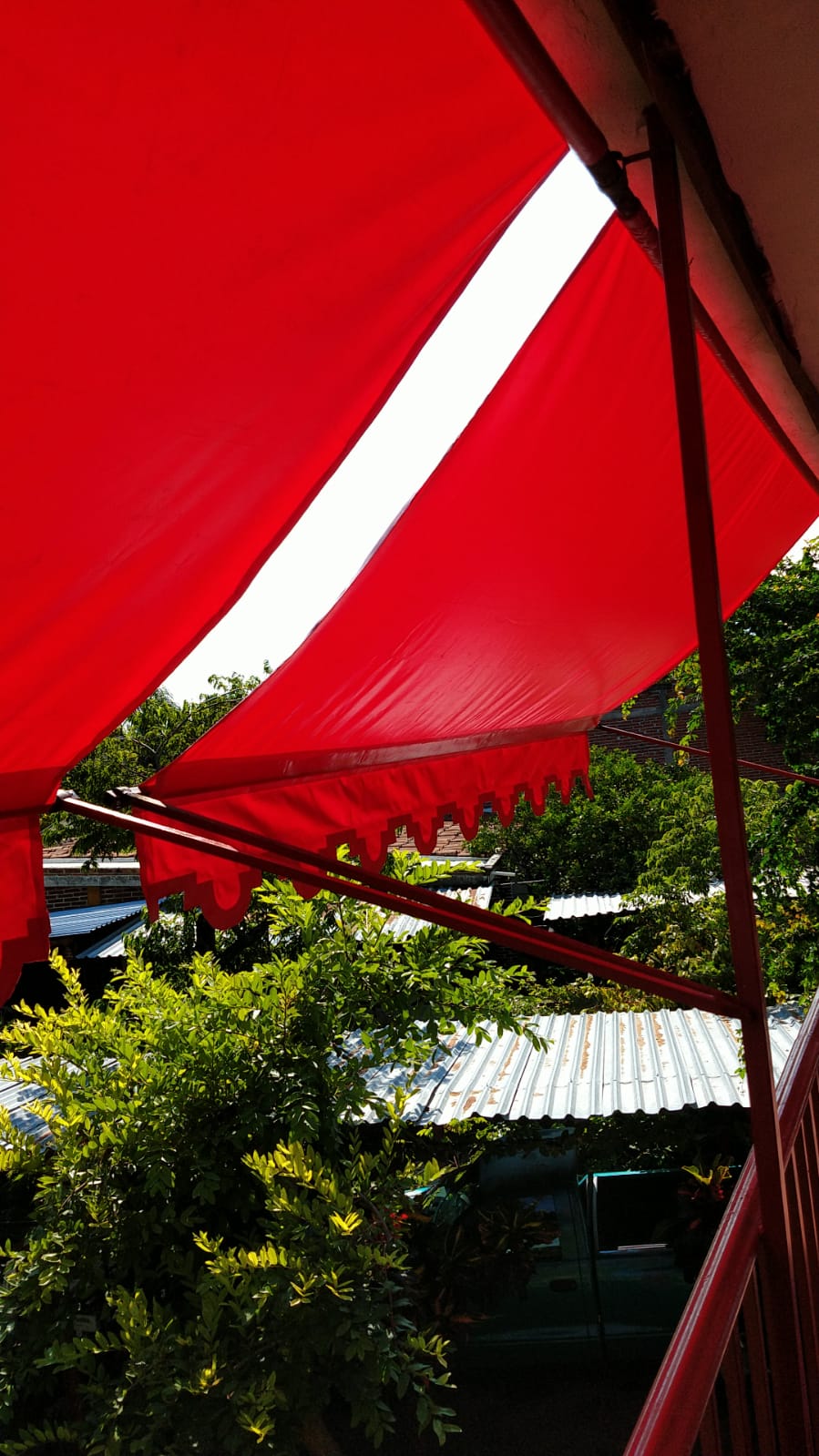 Toldo fijo para negocio — 8