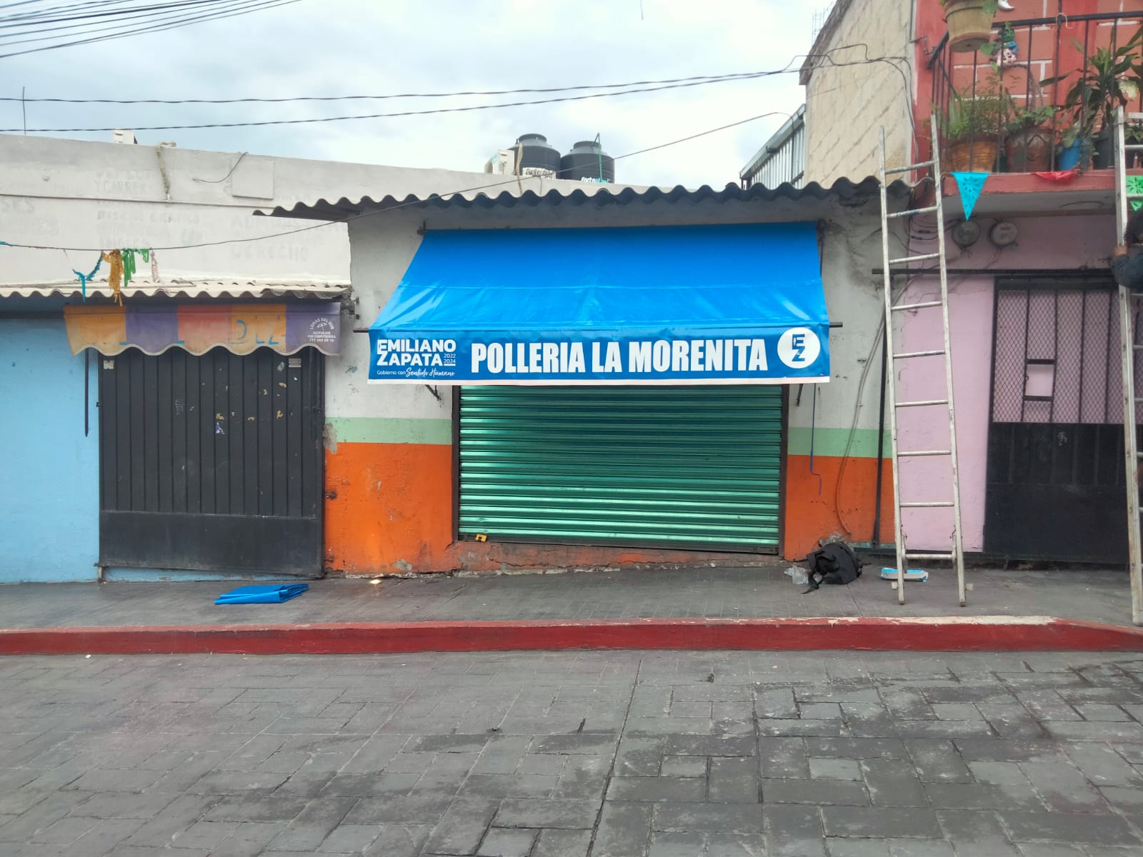 Toldo fijo para negocio — 14