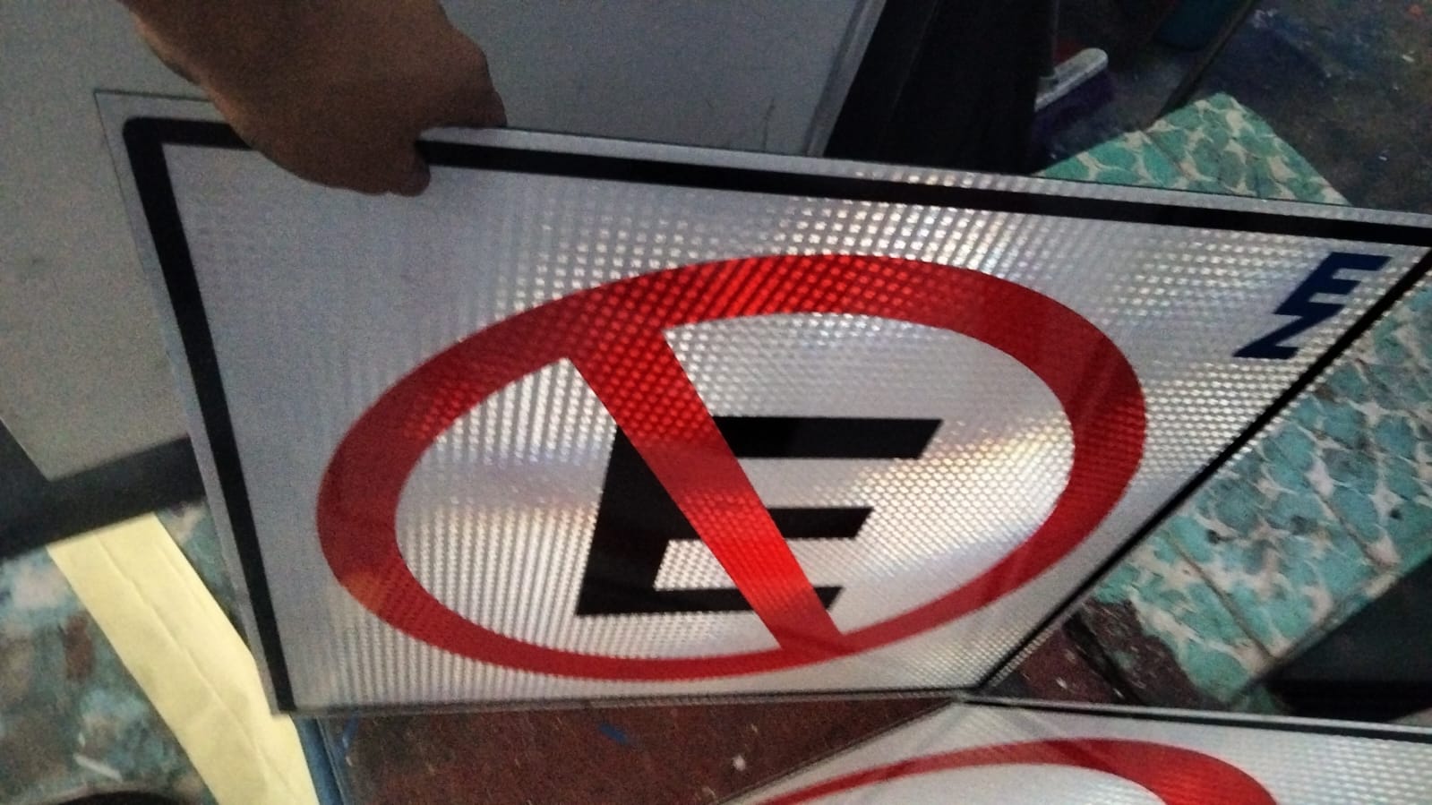 Señalética vial y restrictiva — 4