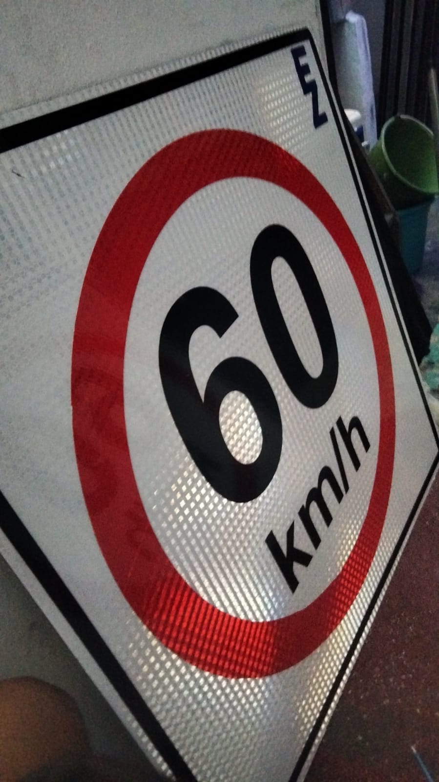 Señalética vial y restrictiva — 5