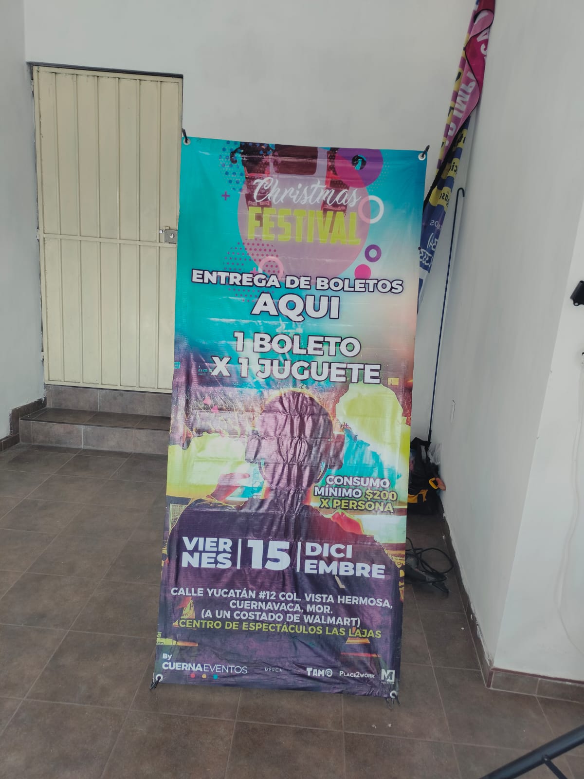 Roll up y banner portátil — 4