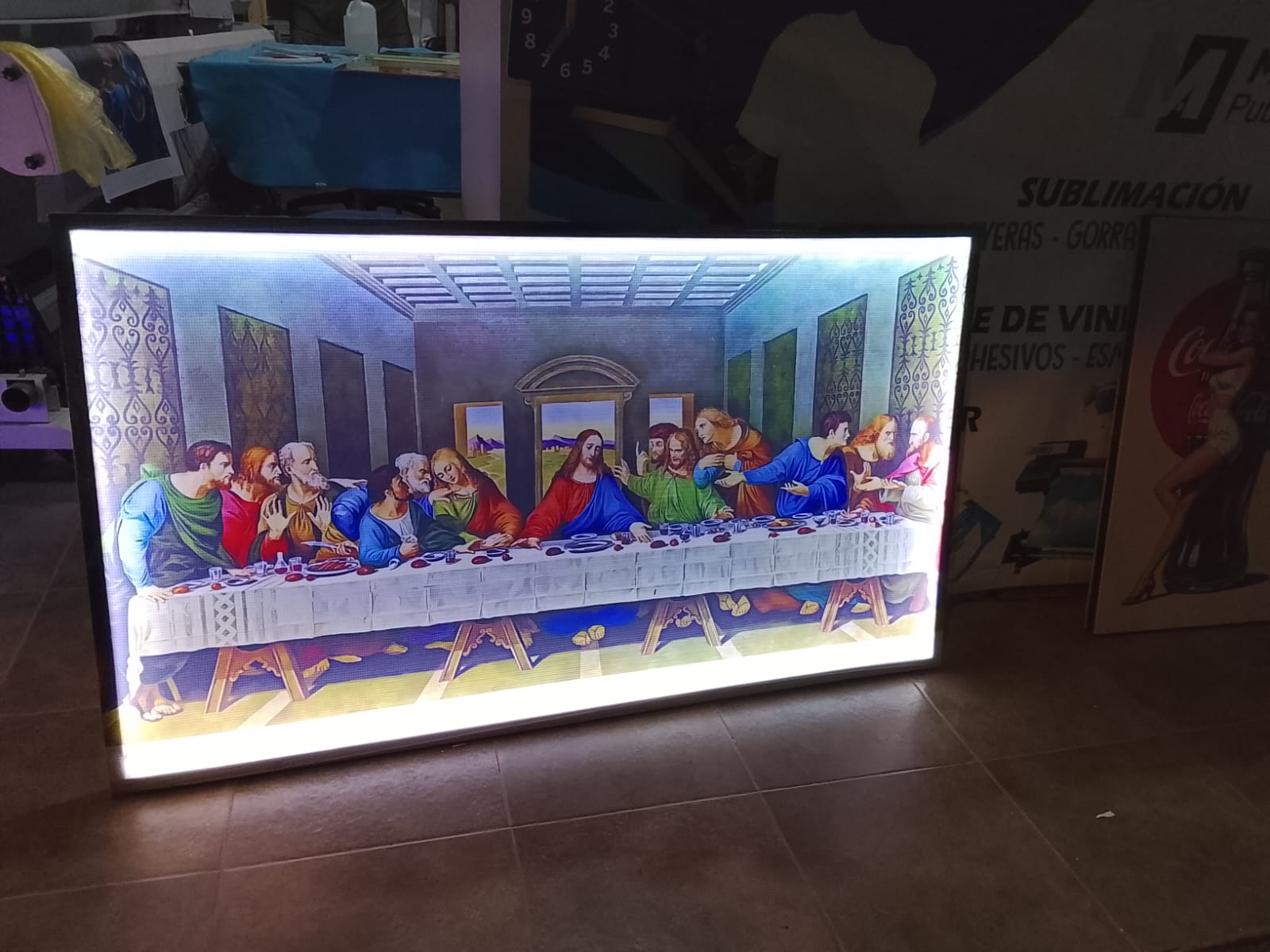 Cuadros LED y decorativos — trabajo 4
